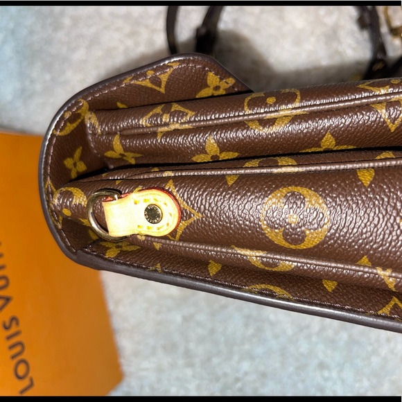 Louis Vuitton Monogram Pochette Métis - Picture 9 of 14